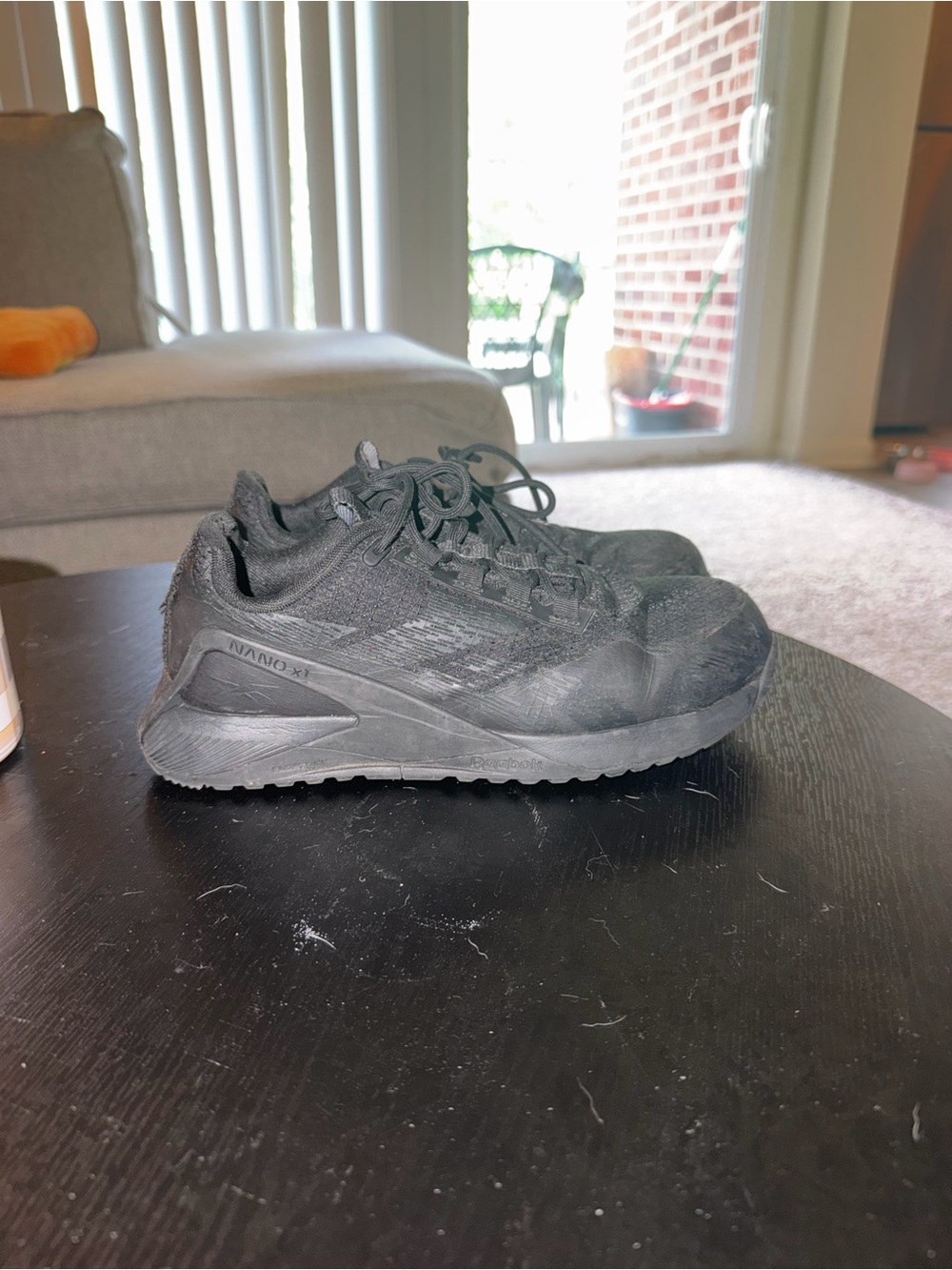 Reebok composite toe shoes solid black